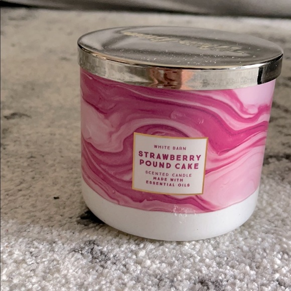 Bath and Body works strawberry pound cake